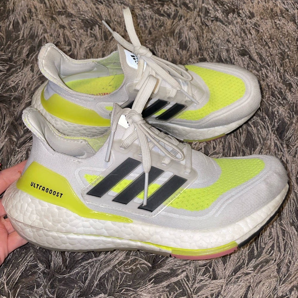 Adidas Ultraboost 22 Running Shoes